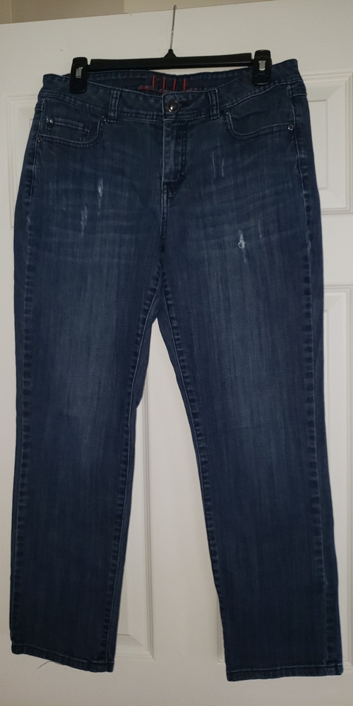 Elle Jean Capris size 10 distressed